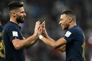 Moments of Sheer Brilliance and Record Goal by Kylian Mbappé and Olivier Giroud Sent Les Bleus to the Quarterfinal, Meets England Next
